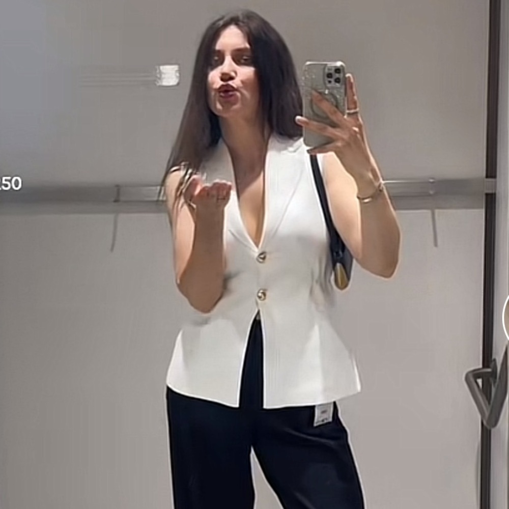 NEW ZARA KNIT VEST SIZE S
🚨 NO DISCOUNT ON THIS VEST - Picture 11 of 15